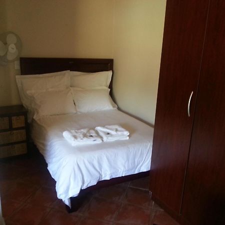 Private Apartments & Biz Stays Pretoria Quarto foto