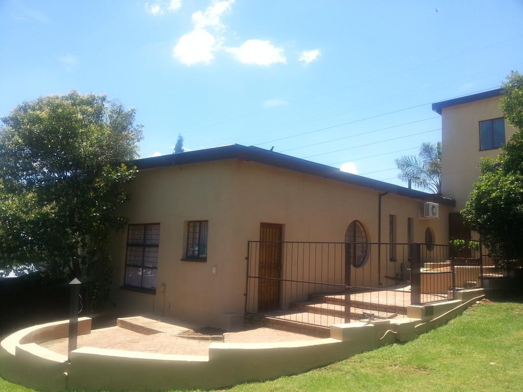 Private Apartments & Biz Stays Pretoria Quarto foto