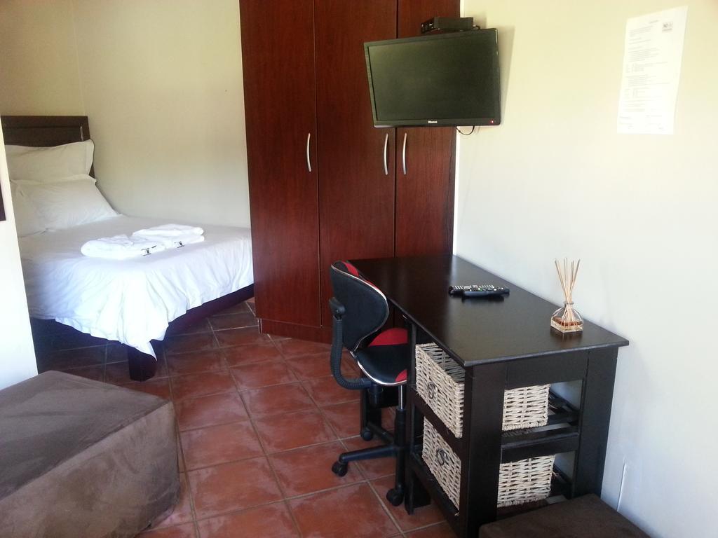 Private Apartments & Biz Stays Pretoria Quarto foto